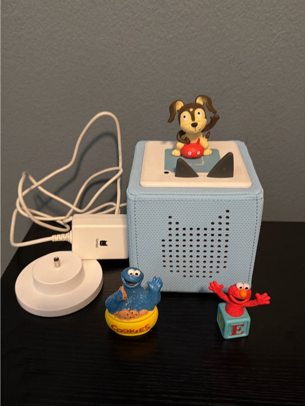 Blue Kids Toniebox Story Speaker with 3 Tonies - Picture 3 of 7